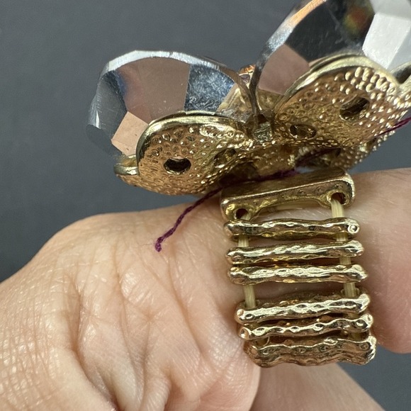 Brand New Crystal Cocktail Flower Ring Big Vintage Ring Stretchy Band - Picture 6 of 16
